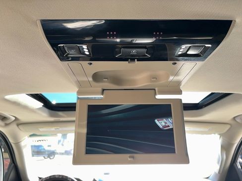 Used 2017 GMC Yukon XL Denali w/ Open Road Package image 18