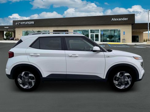 New 2026 Hyundai Venue SEL FWD image 9