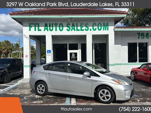 Used 2015 Toyota Prius Two image 12
