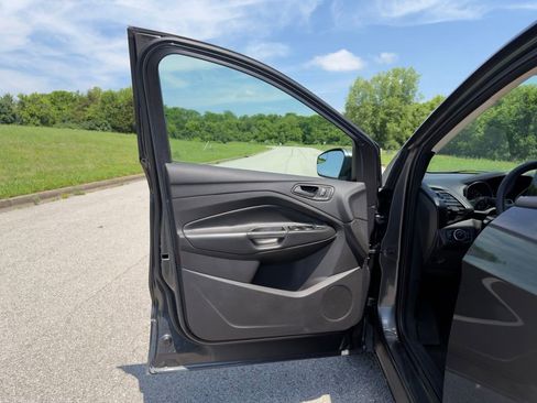 Used 2019 Ford Escape S FWD image 21