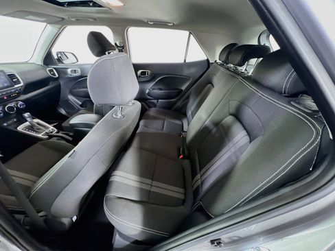Used 2023 Hyundai Venue SEL FWD image 23