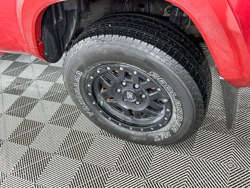 Used 2020 Toyota Tacoma SR5 image 36