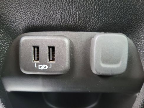 Used 2022 Chevrolet Colorado LT image 15