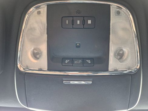 Used 2018 Jeep Grand Cherokee Limited image 24