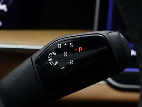 New 2026 Volkswagen Tiguan SEL R-Line image 14