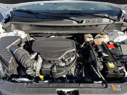 Used 2025 Cadillac XT6 Premium Luxury image 31