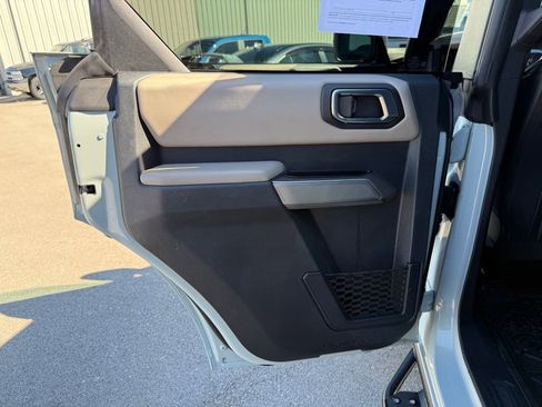 Used 2023 Ford Bronco Wildtrak image 11