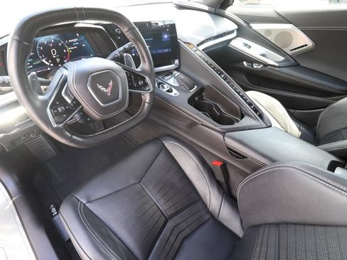 Used 2024 Chevrolet Corvette Stingray Premium Cpe w/ 3LT RWD image 9