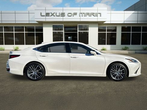 Certified 2025 Lexus ES 300h w/ Premium Package image 7