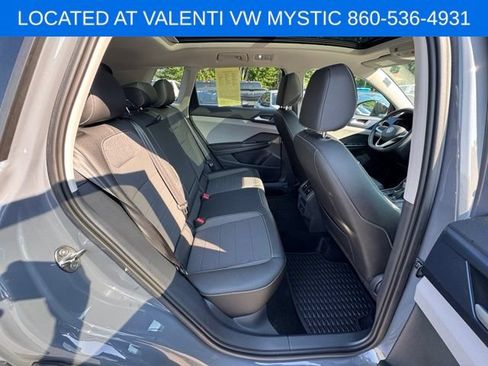 Certified 2024 Volkswagen Taos SE AWD/4WD image 18