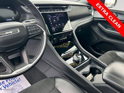 Used 2023 Jeep Grand Cherokee Altitude image 10