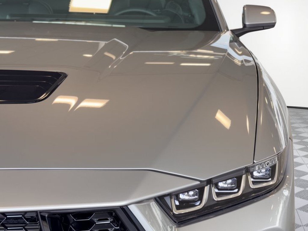 Used 2025 Ford Mustang GT Premium RWD image 12