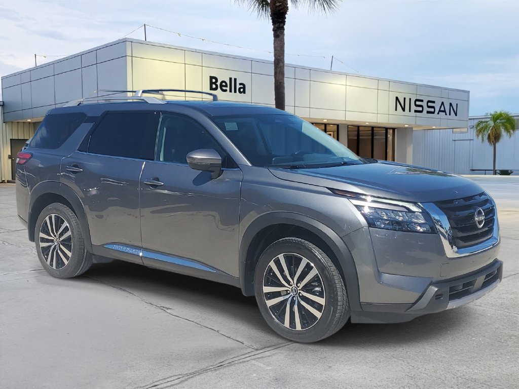Used 2025 Nissan Pathfinder Platinum w/ Cargo Package FWD image 8