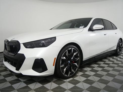 Certified 2026 BMW i5 eDrive40 w/ M Sport Package image 8