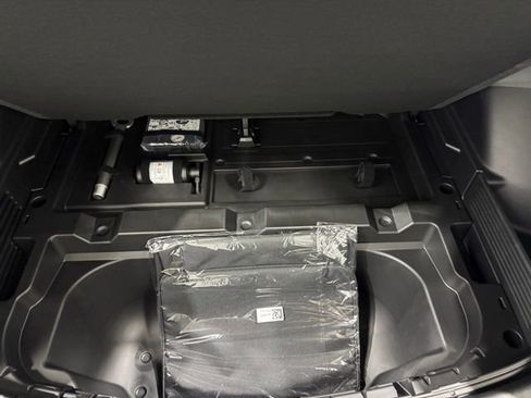 New 2026 Chevrolet Equinox EV LT AWD/4WD image 11