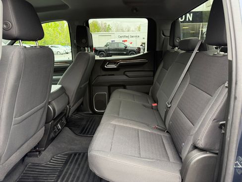Used 2022 Chevrolet Silverado 1500 LT AWD/4WD image 16