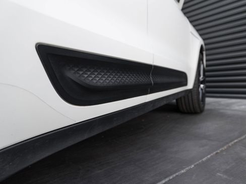 Certified 2025 Porsche Macan AWD/4WD image 34