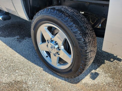 Used 2014 Chevrolet Silverado 2500 LTZ w/ LTZ Plus Package AWD/4WD image 26