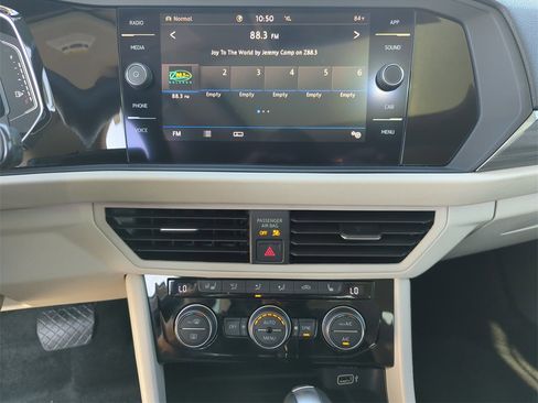 Used 2020 Volkswagen Jetta SEL image 33