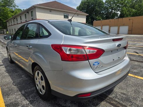 Used 2012 Ford Focus S FWD image 5