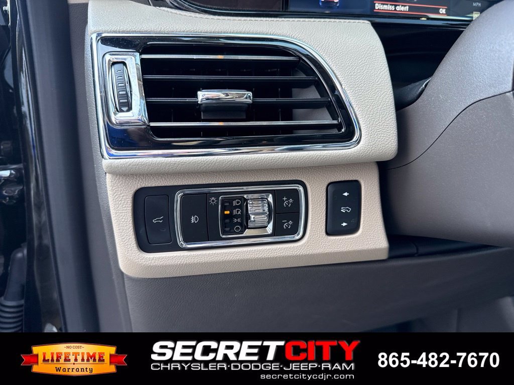 Used 2024 Lincoln Navigator L Reserve AWD/4WD image 37