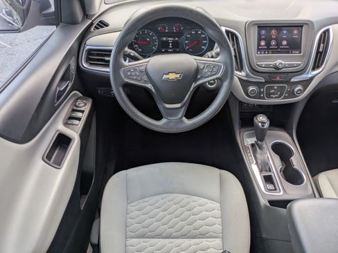 Used 2021 Chevrolet Equinox LS FWD image 4