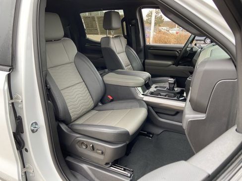 Used 2023 Chevrolet Silverado 1500 ZR2 image 19