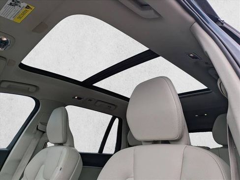 Used 2019 Volvo XC90 T6 Momentum w/ Advanced Package AWD/4WD image 15