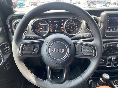 Used 2023 Jeep Gladiator Sport AWD/4WD image 24