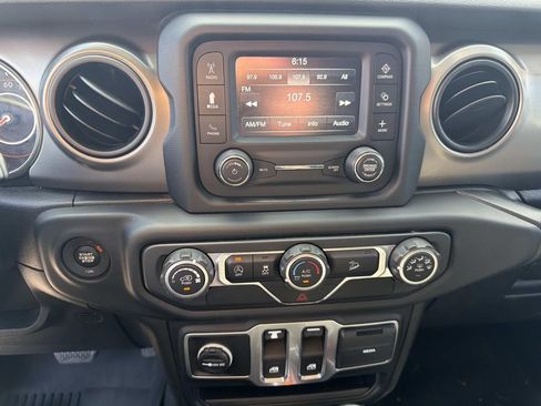 Used 2019 Jeep Wrangler Sport AWD/4WD image 22