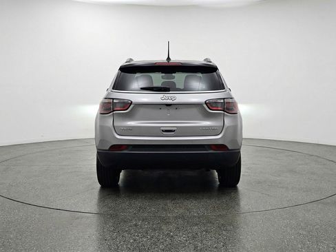 Used 2025 Jeep Compass Limited image 7