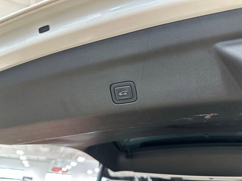 Used 2024 Chevrolet Suburban Z71 w/ Z71 Off-Road Package image 48