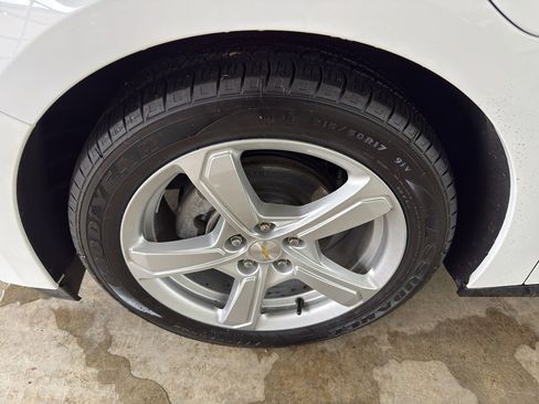 Used 2019 Chevrolet Volt LT image 9