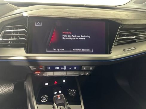 Used 2024 Audi Q4 e-tron Premium Plus w/ Premium Plus image 20