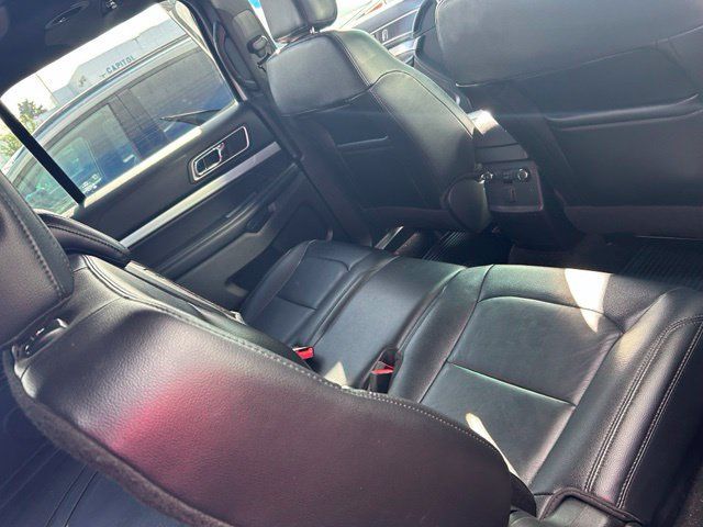 Used 2016 Ford Explorer XLT w/ Equipment Group 202A AWD/4WD image 10