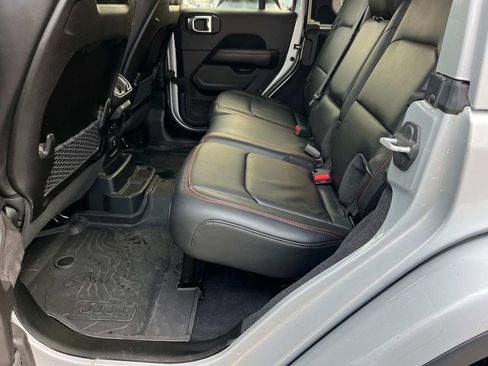 Used 2024 Jeep Wrangler Unlimited Rubicon image 24