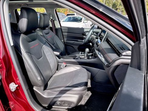 Used 2022 Jeep Compass Trailhawk w/ Trailhawk Elite Group image 33