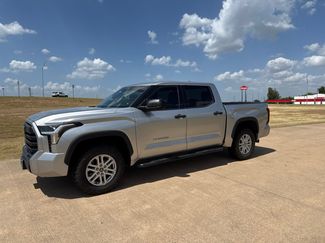 Used 2022 Toyota Tundra SR5 AWD/4WD video 3