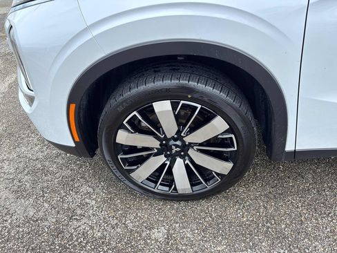 Used 2025 Mitsubishi Outlander SE AWD/4WD image 31