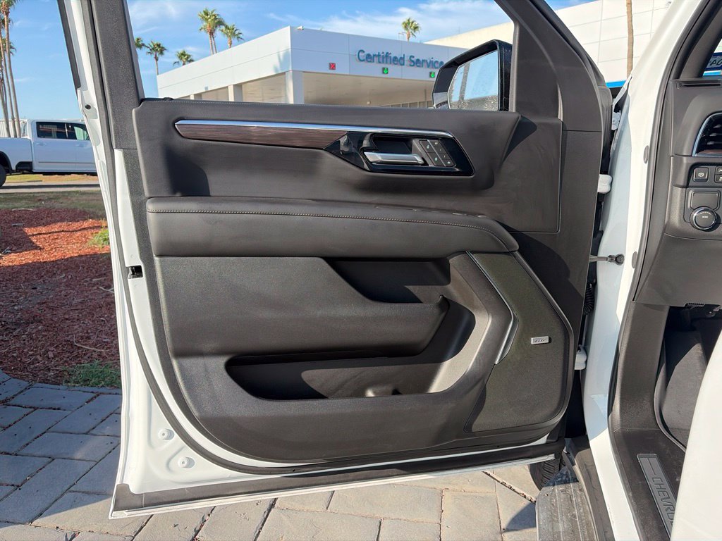 Used 2026 Chevrolet Tahoe LT w/ Comfort Package RWD image 16