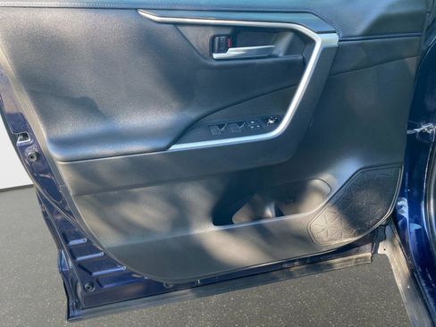 Used 2021 Toyota RAV4 XSE image 10