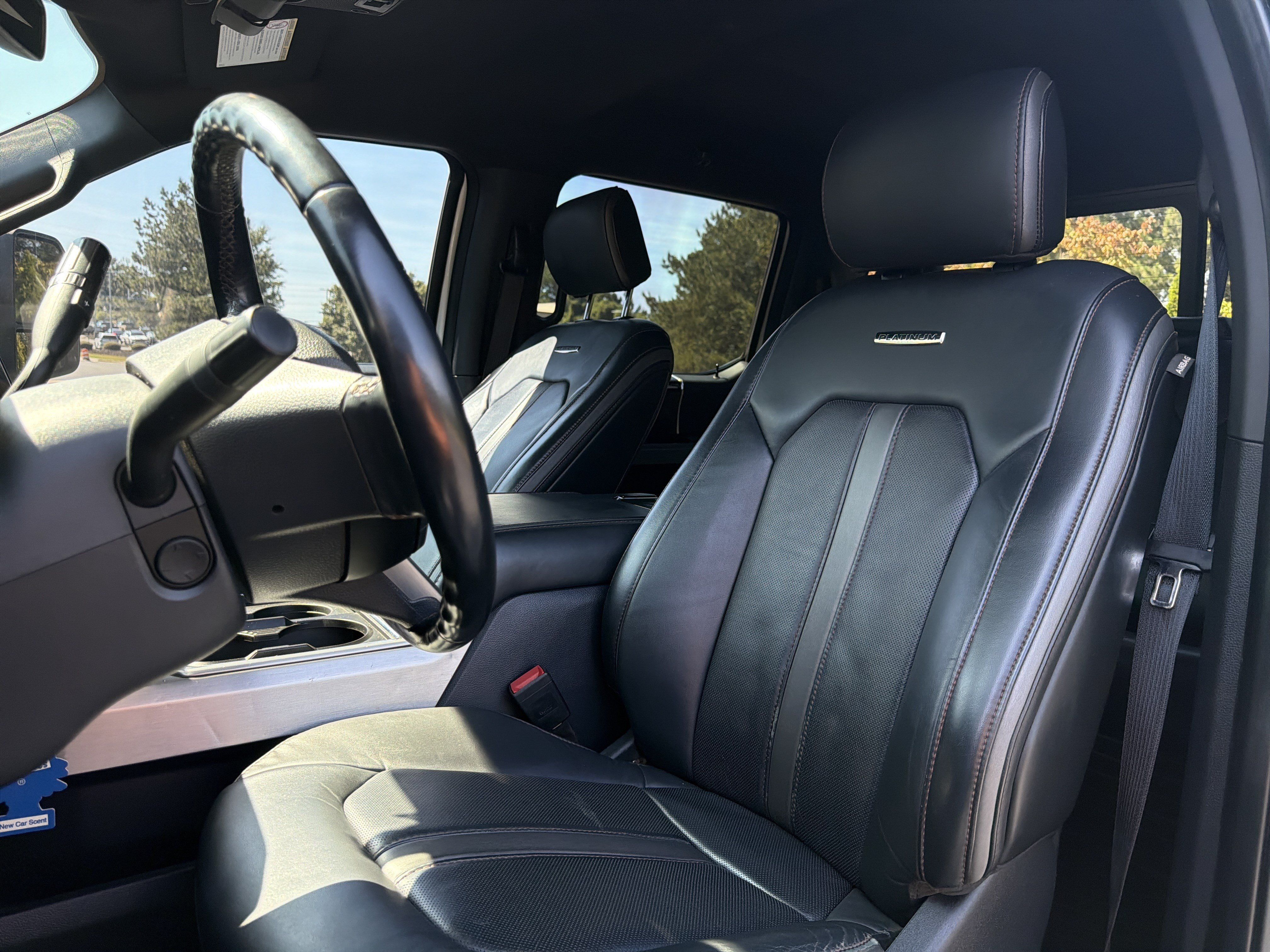 Used 2022 Ford F350 Platinum w/ FX4 Off-Road Package AWD/4WD image 5