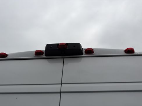 Used 2025 RAM ProMaster 2500 w/ Convenience Group FWD image 16
