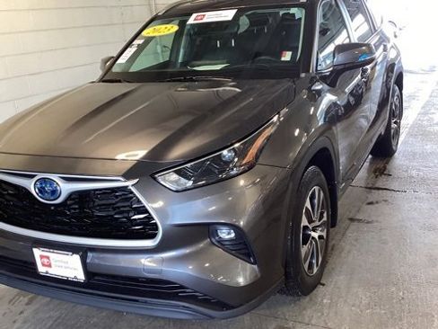 Used 2023 Toyota Highlander XLE image 5