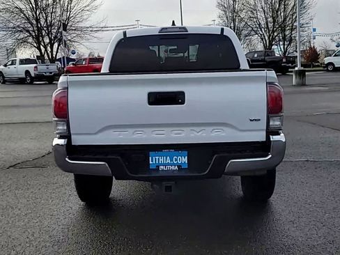 Used 2020 Toyota Tacoma TRD Off-Road image 7