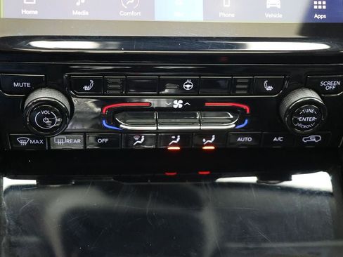 Used 2023 Jeep Grand Cherokee 4WD 4xe image 24