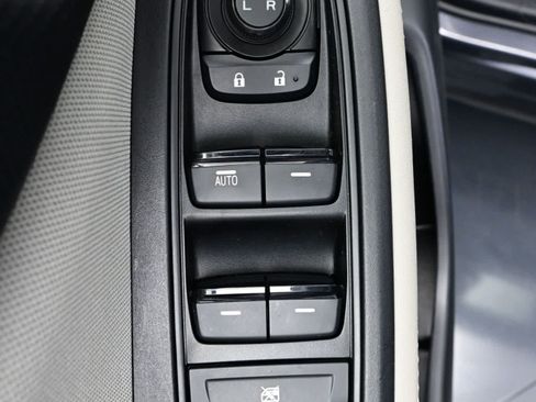 Used 2023 Subaru Forester AWD/4WD image 6