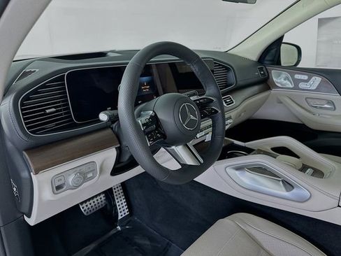 New 2026 Mercedes-Benz GLS 450 4MATIC image 9