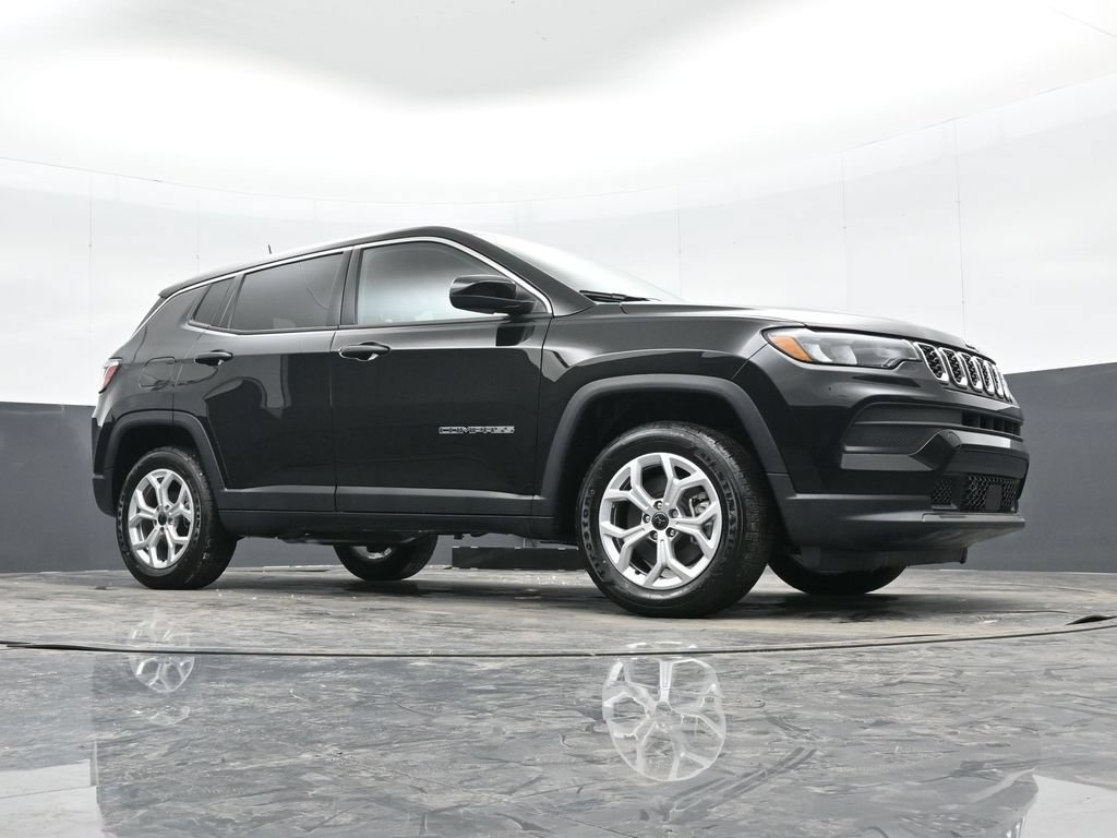 Used 2025 Jeep Compass Sport w/ Mopar Graphics Package AWD/4WD image 41