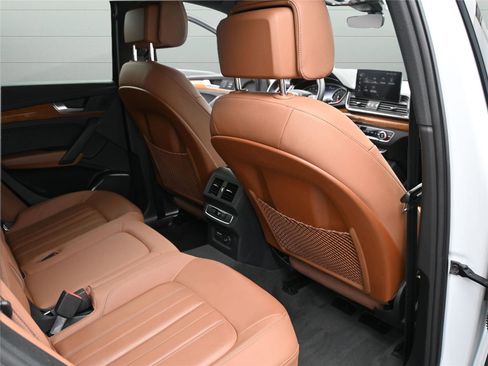 Used 2023 Audi Q5 2.0T Premium w/ Convenience Package image 19